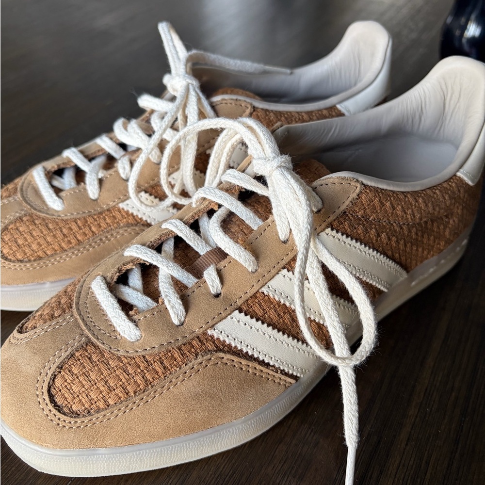 adidas Tan and White Gazelle Indoor Sneakers. Only worn once inside.